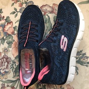Skechers Flat Knit Slip On 9.5  Sneakers Navy